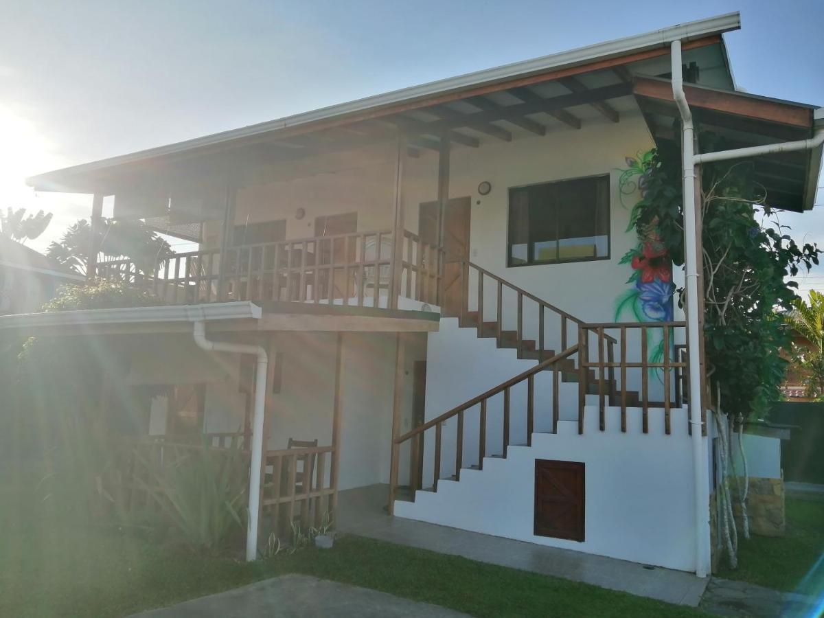 Marfi Inn Cahuita Exterior photo